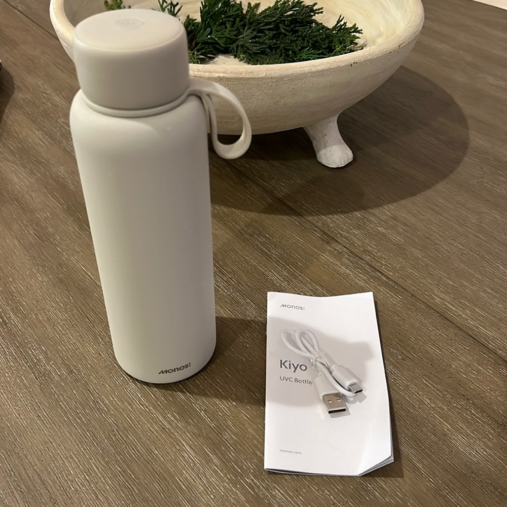 Brand new filtered UVC bottle by Monos luggage💕